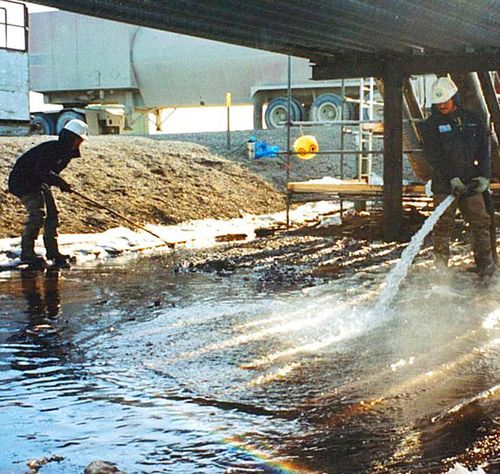 Hosing ice